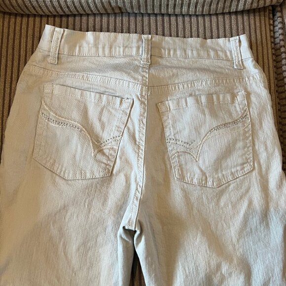 Women's Gloria Vanderbilt Cream Jeans with fancy stitched pockets, Size 4 - Picture 3 of 10